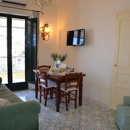 Ξενοδοχείο με διαμερίσματα Palazzo Margherita 4*